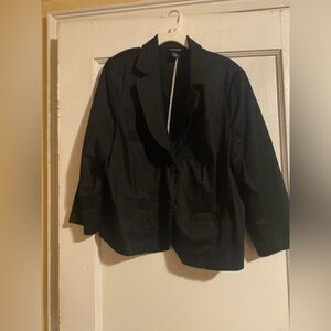 Black blazer light weight button in the jacket